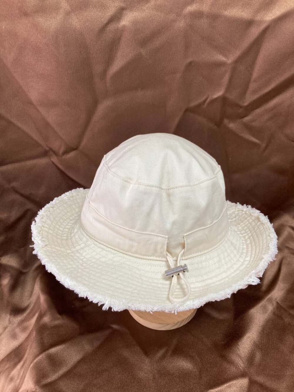 Jacquemus Bucket Hat off White - Picture 3 of 9